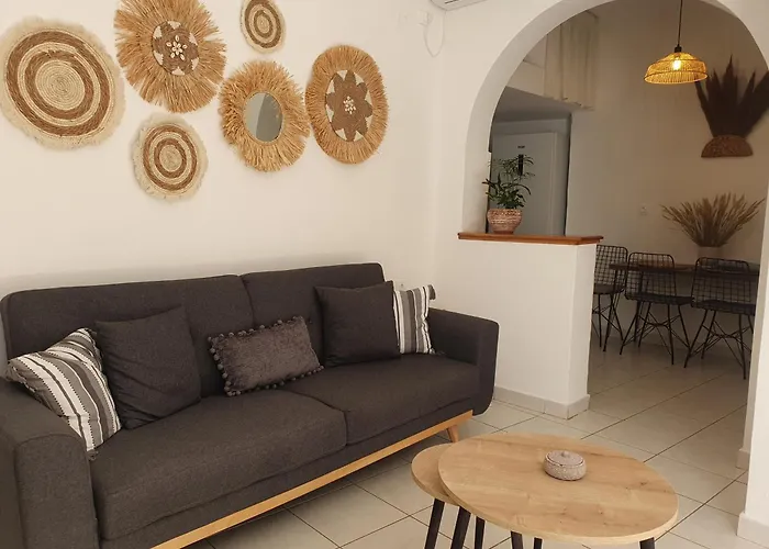 Village House Апартаменты Сикинос