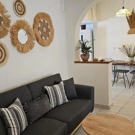 아파트 Village House *
