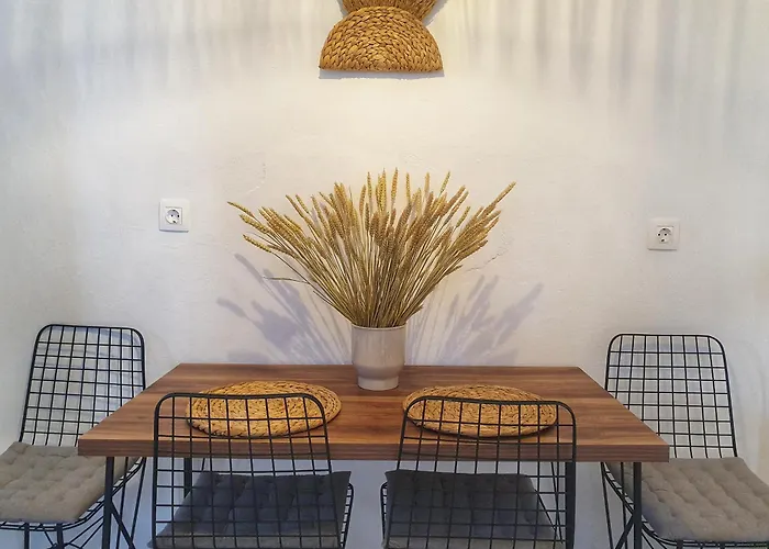 Village House アパート *